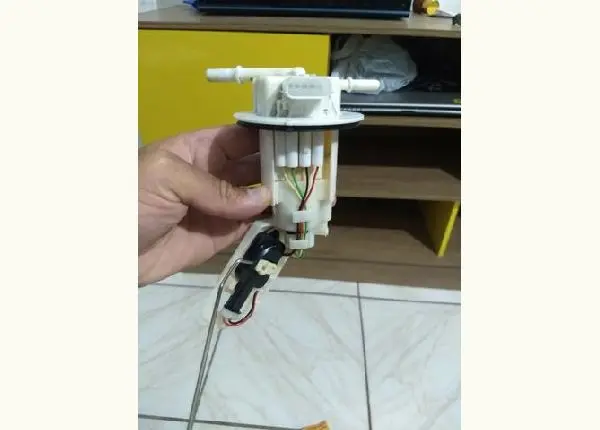 Bomba de combustível Titan 160