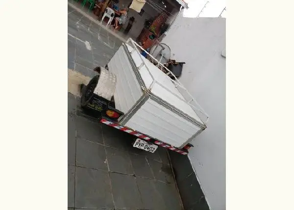 Carretinha fechada