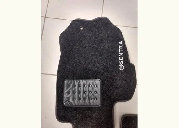 Tapete de Carpete Nissan Sentra
