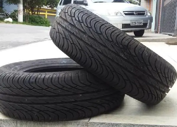 Pneu 205/65R15 dois pneu 450 reais ecosport