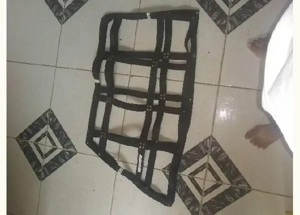 Vendo um par de telas de proteção para caminhão Volkswagen 3/4