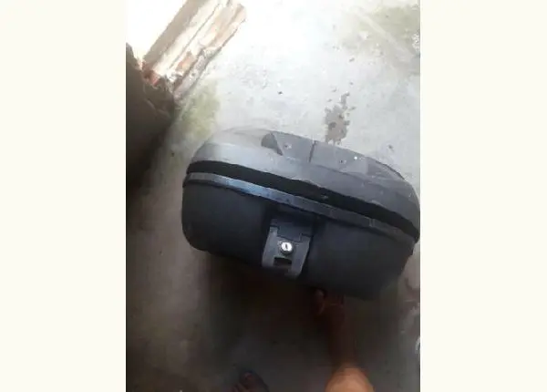 Vendo baú para moto