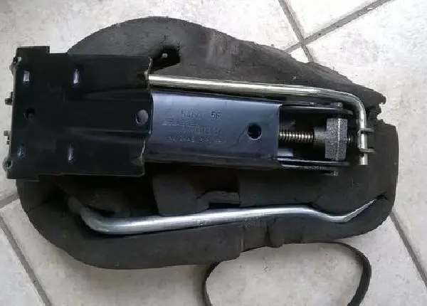 Kit macaco volkswagem original com chave de roda e suporte