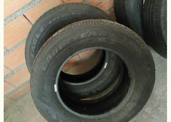 Vendo jogo de rodas, penus aro 14 e calotas do onix
