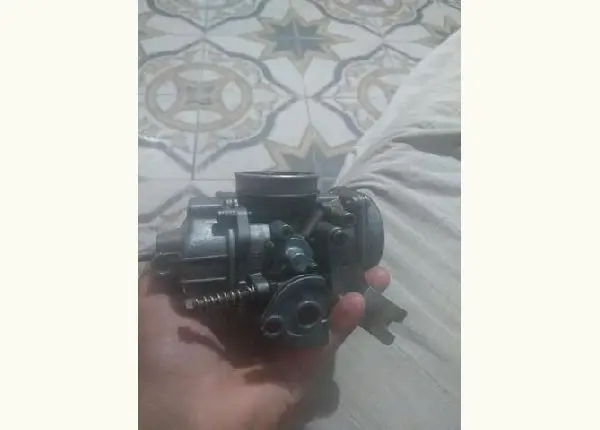 Vende-se um carburador de moto na 150