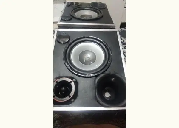Caixa som dutada automotivo couro e detalhe alumínio trio ACeiTO CarTÂO !