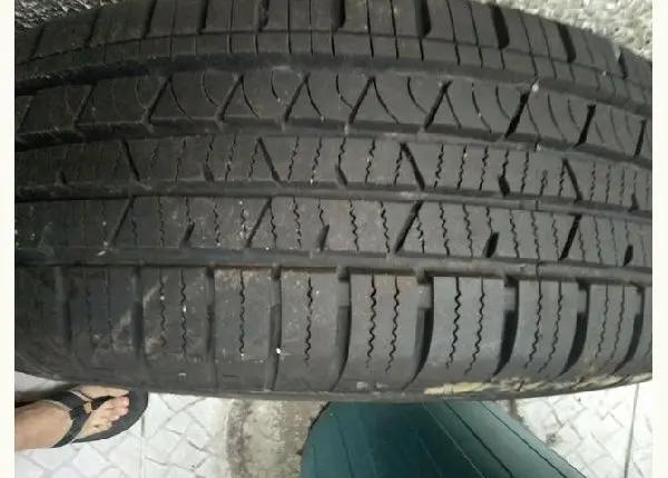 Pneu crosscontact 215/65 r16