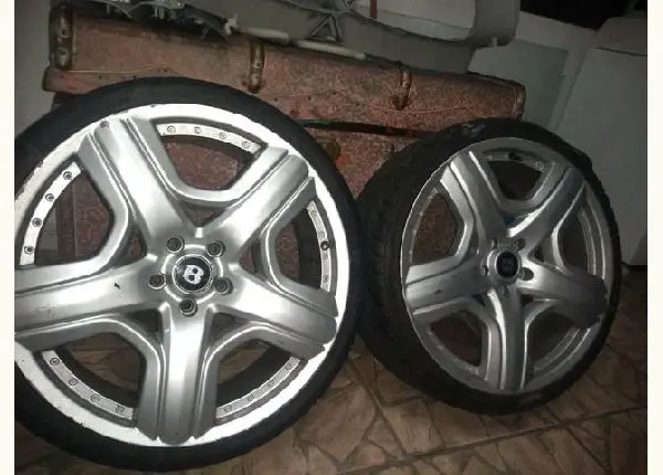 Rodas 20 com pneus 225/35/20