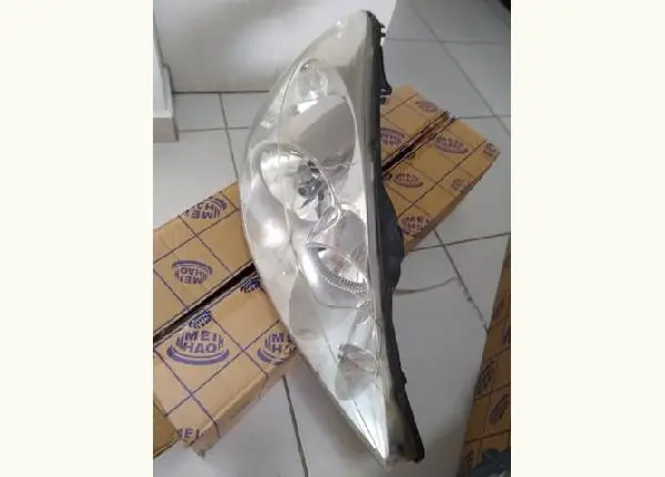 Farol Peugeot 207
