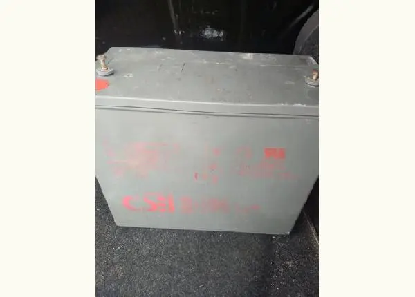 Fonte estacionaria para som automotivo