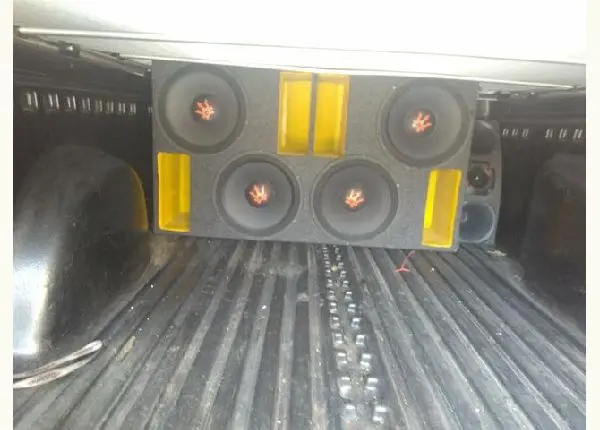 Som automotivo forte