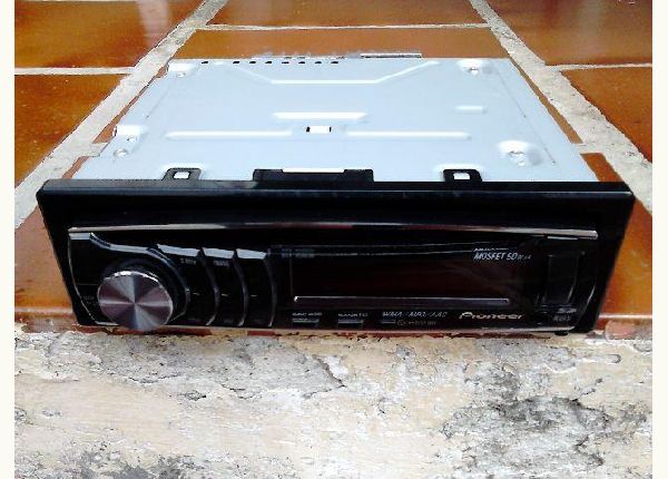 Aparelho Pioneer, 6 saídas RCA, leitor de CD, entrada USB, Auxiliar, cartão SD, rádio