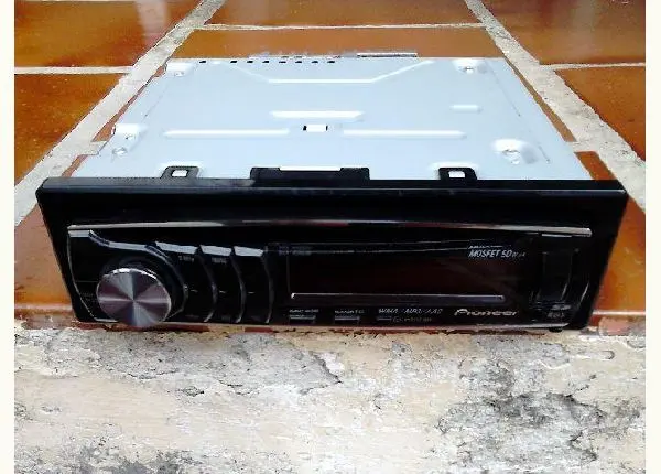 Aparelho Pioneer, 6 saídas RCA, leitor de CD, entrada USB, Auxiliar, cartão SD, rádio