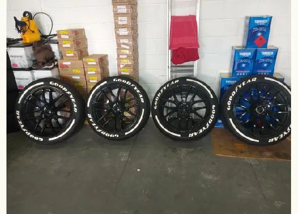 Jogo rodas 22 com pneus 285/45R22 adaptdores de rodas