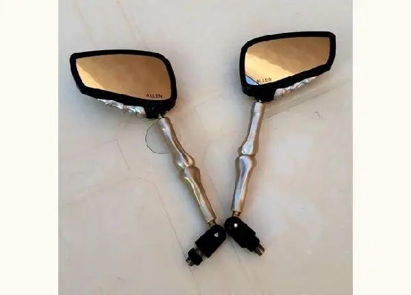 Retrovisor Modelo caveira