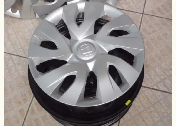 Vendo jogo de rodas de ferro e calota para honda hrv