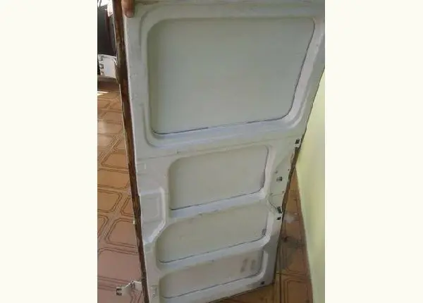 Porta Salao da Kombi furgão, fiorino 147 e 2 portas da Besta 95