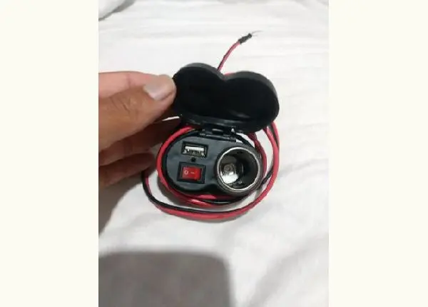 Carregador de celular na moto