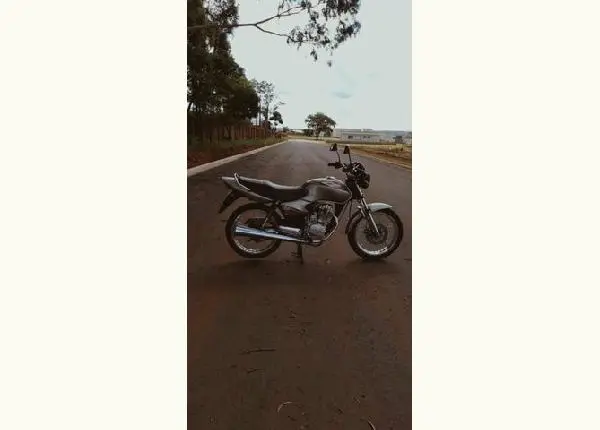 Titan 2001 ES