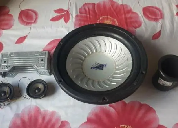 Auto falante da marca Falcon