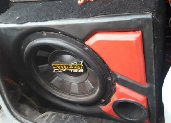 Vendo ou troco caixa com auto falante street700