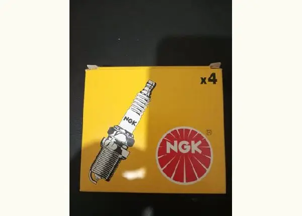Jogo de 4 velas NGK BP6ES