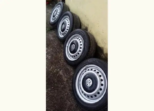 Jogo de rodas fumagali aro 15 com pneus