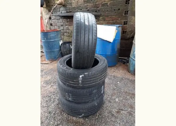 Vendo jogo briguistone pneus 205/55 aro 16