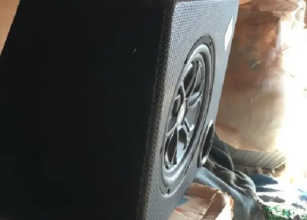 Vendo caixa de som para carro 150 reais