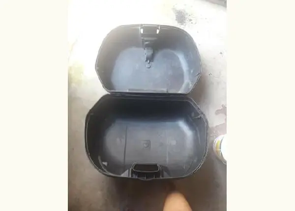 Vendo baú para moto