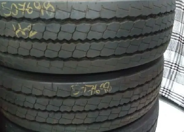 Pneu Pirelli MC 01 215/75x17, 5