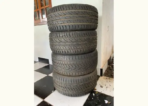Pneus semi novos