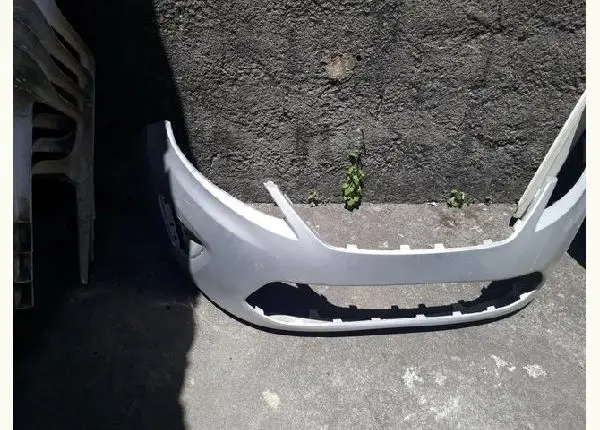 Vendo para-choque do New Fiesta (prata)