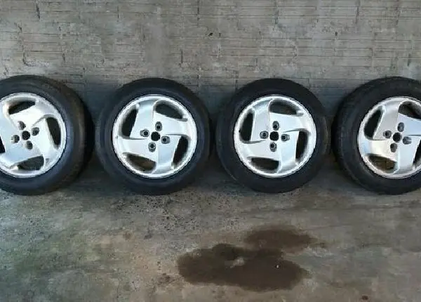 Roda aro 15 original da fiat