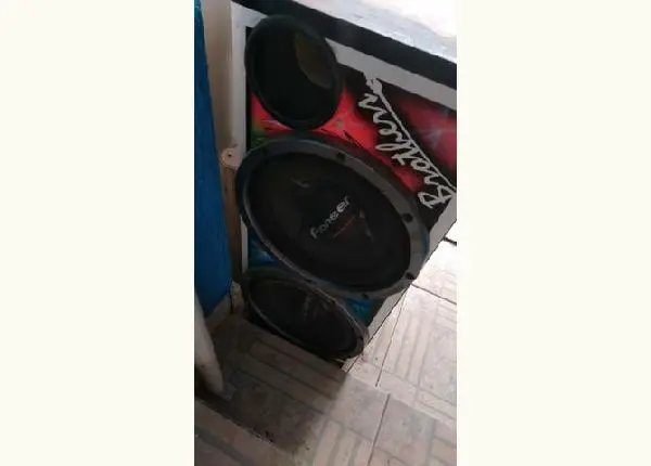 Vendo som de carro 800, 00