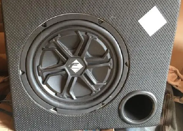 Vendo caixa de som para carro 150 reais