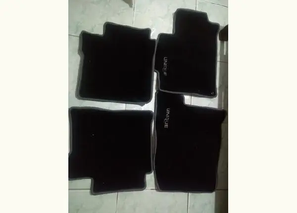 Vendo tapete de veludo versa unique 4 peças