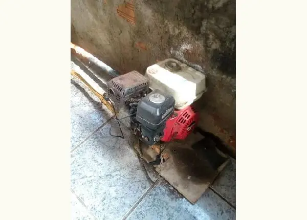 Vendo motor barco 7.0 branco