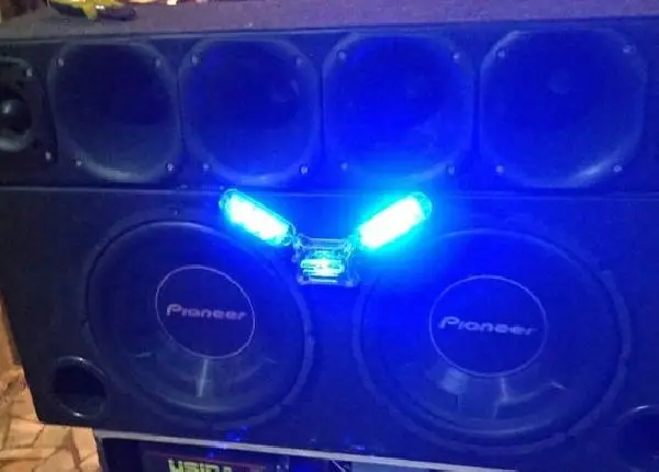 Caixa pioneer 3090br + corneteira
