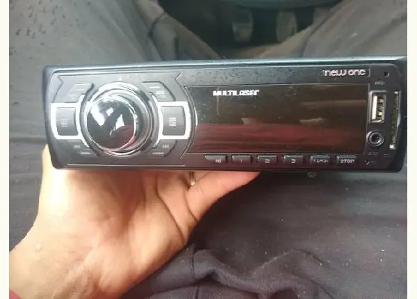 Vendo som de carro Multilaser New one