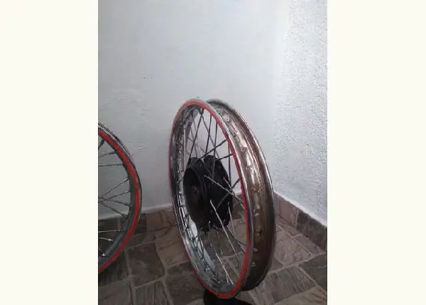 Vende-se jogo de roda