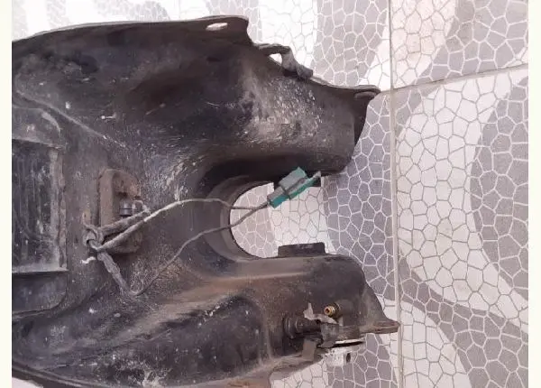 Tanque de YBR bem conservado com tampa