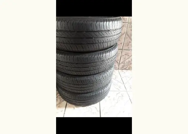 Jogo de Pneus 175/65 R14 Todos Continental