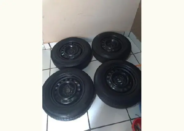Rodas 14 pneus bom original
