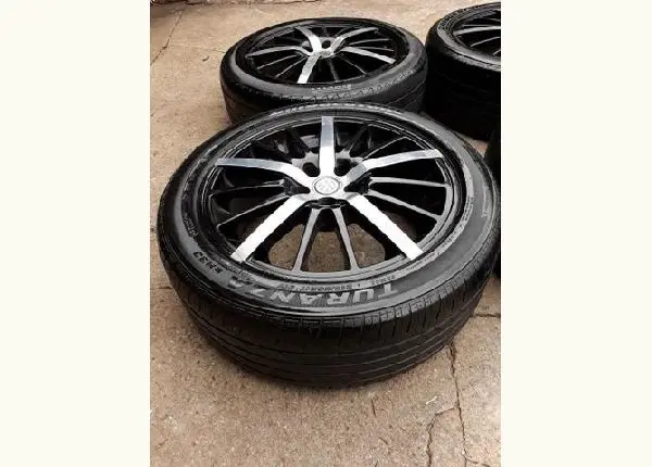 Roda 17 5x100 + Caixa de som por roda 20 (Anapolis)