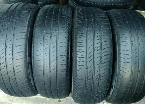 Promoção 4 pneus 185/65r15 Onix/Prisma/Sandero originais, aceitamos cartão