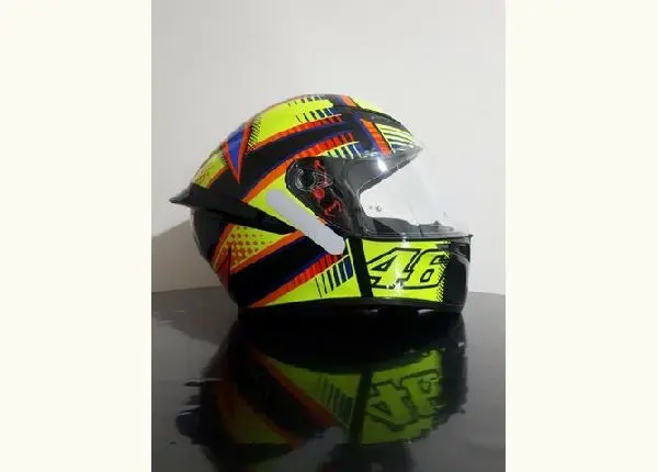 Capacete AGV, modelo K1 