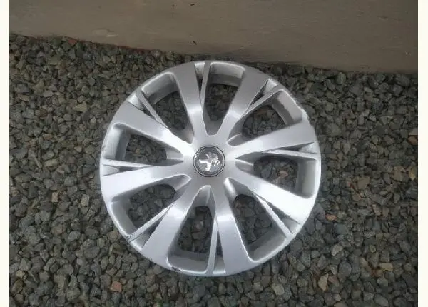 Jogo calota original Peugeot 208 aro 15 usadas