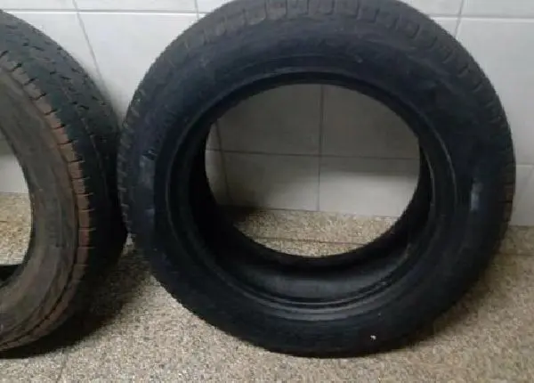 Vendo 4 pneus caminhonete
