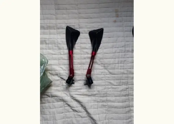 Vendo esse retrovisor esportivo 80 reais